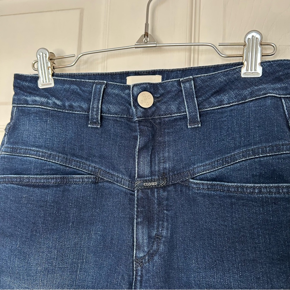 Closed Pedal Pusher Jeans View 5